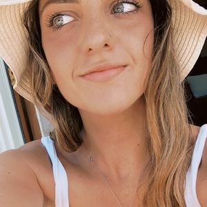 Meet your Posher, Annie